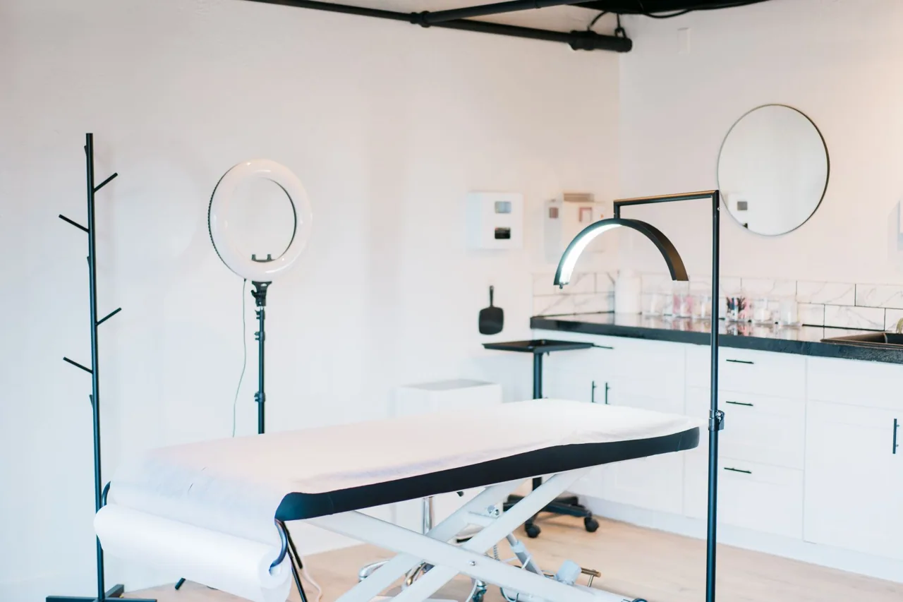 The Men's Aesthetics Inflection: Sizing the Segment and the Services That Actually Convert Men